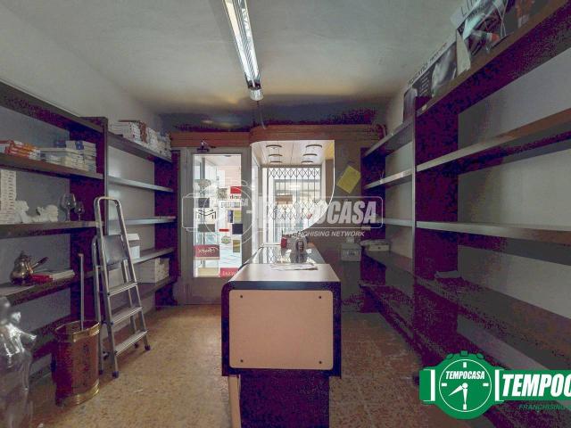 Locale Commerciale in vendita a Piemonte, Alessandria