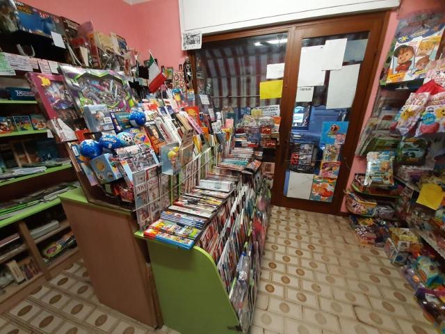 Locale Commerciale in vendita a Ovada, Alessandria