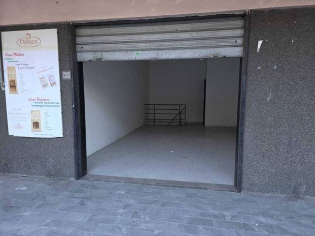 Locale Commerciale in vendita a Pagani, Campania