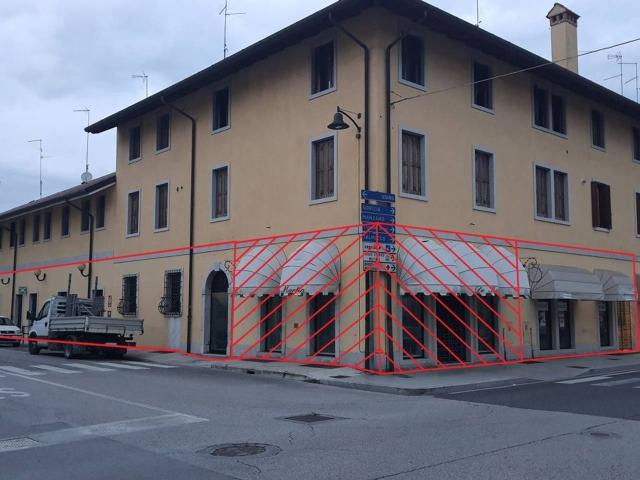 Locale Commerciale in vendita a Palmanova, Friuli-Venezia Giulia