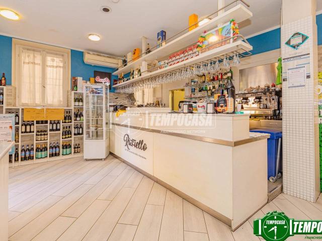 Locale Commerciale in vendita a Borgo Ticino, Pavia
