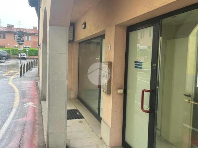 Locale Commerciale in vendita a Pedrengo, Lombardia