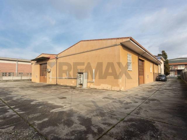 Locale Commerciale in vendita a Piacenza, Reggio Emilia