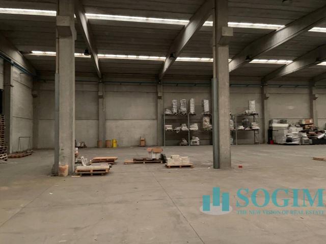 Locale Commerciale in vendita a Piacenza, Reggio Emilia