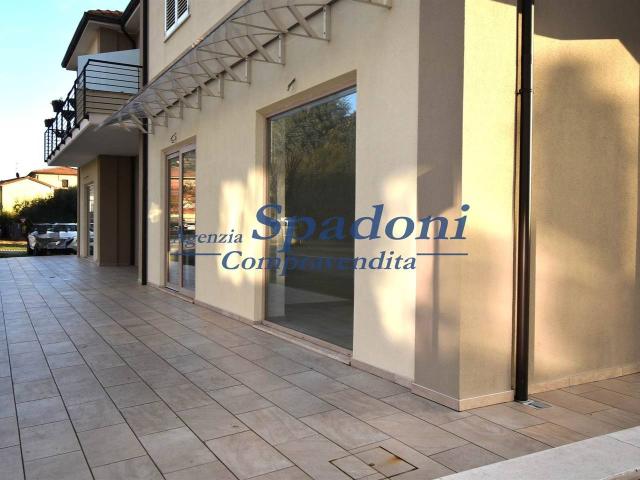 Locale Commerciale in vendita a Pieve A Nievole, Toscana