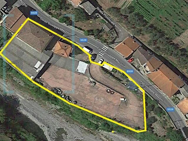 Locale Commerciale in vendita a Pieve Di Teco, Liguria