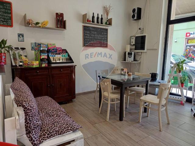 Locale Commerciale in vendita a Porta a Terra, Piombino