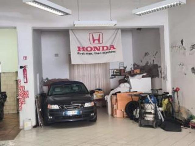Locale Commerciale in vendita a Piombino, Toscana