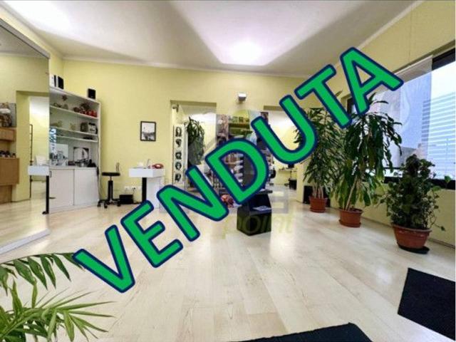 Locale Commerciale in vendita a Pizzighettone, Lombardia