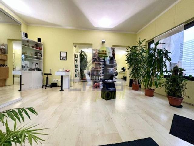 Locale Commerciale in vendita a Pizzighettone, Lombardia