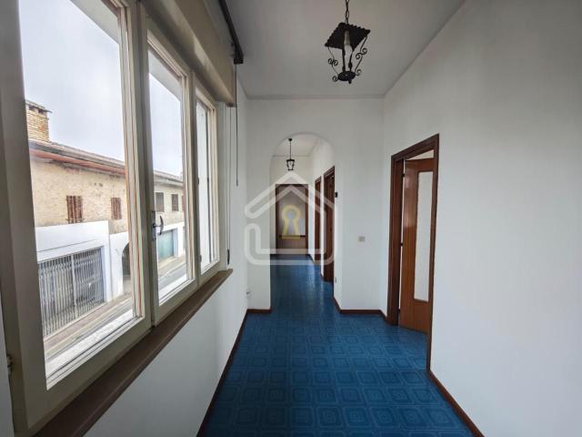 Locale Commerciale in vendita a Pocenia, Friuli-Venezia Giulia