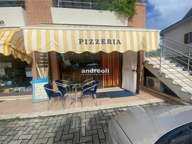 Locale Commerciale in vendita a Polverigi, Ancona