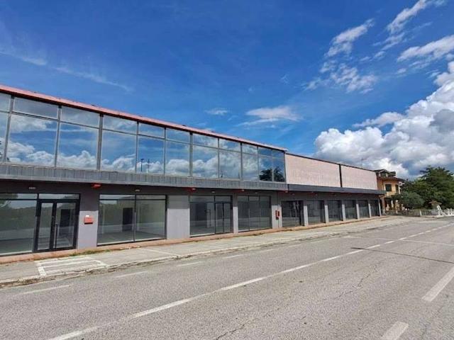 Locale Commerciale in vendita a Rustico, Marche