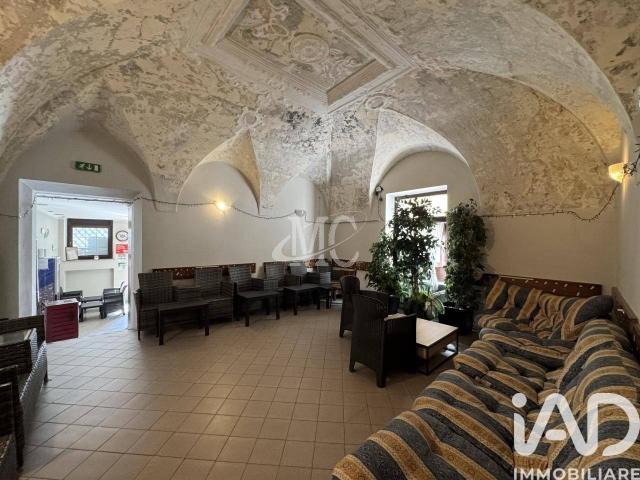 Locale Commerciale in vendita a Comunità della Vallagarina, Pomarolo