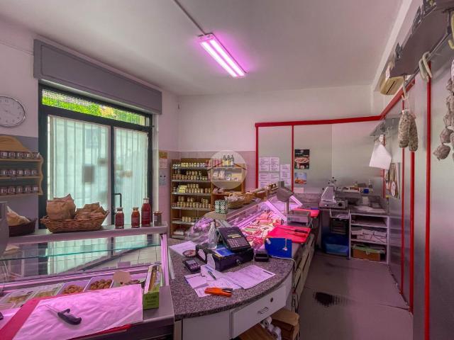 Locale Commerciale in vendita a Poncarale, Lombardia