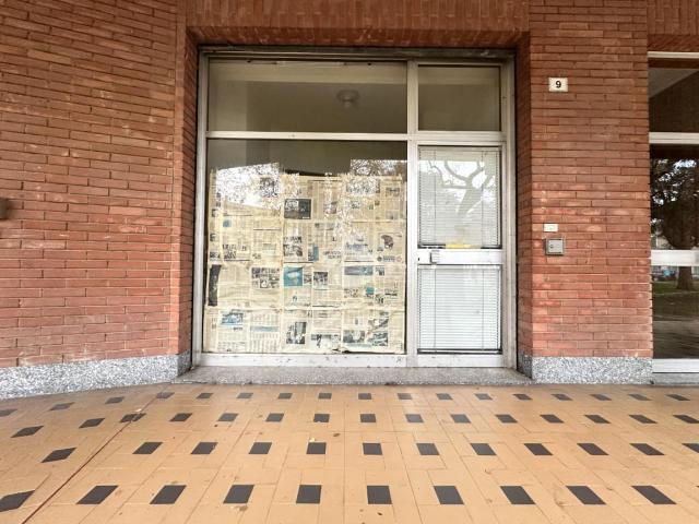 Locale Commerciale in vendita a Piemonte, Alessandria