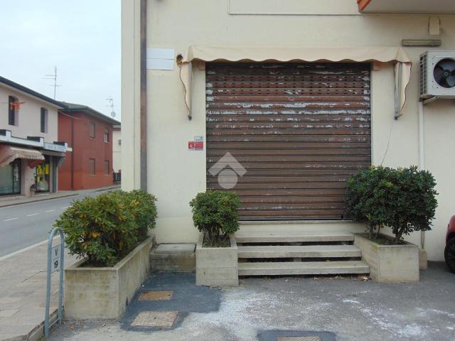 Locale Commerciale in vendita a Pontelongo, Veneto