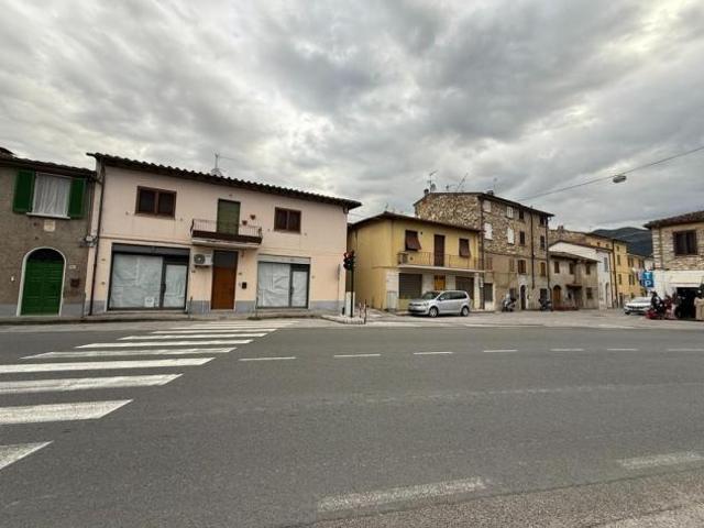 Locale Commerciale in vendita a Tonfano, Toscana