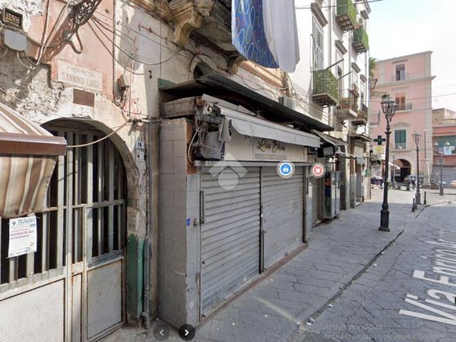 Locale Commerciale in vendita a Portici, Campania