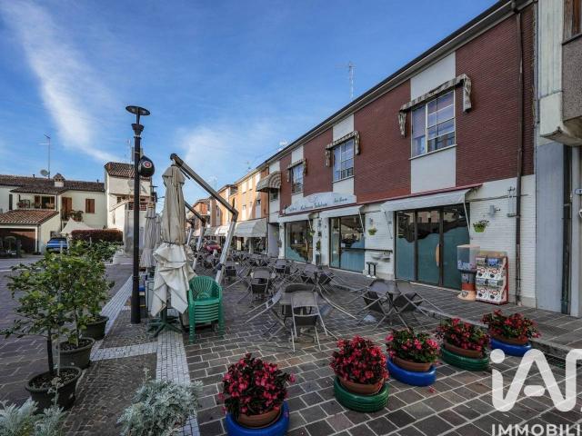 Locale Commerciale in vendita a Ripapersico, Portomaggiore