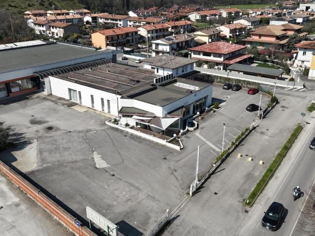 Locale Commerciale in vendita a Puegnago, Lombardia