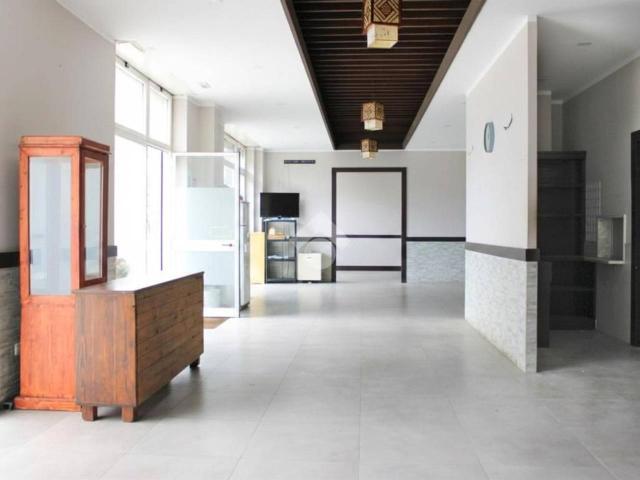 Locale Commerciale in vendita a Puglia, Bari