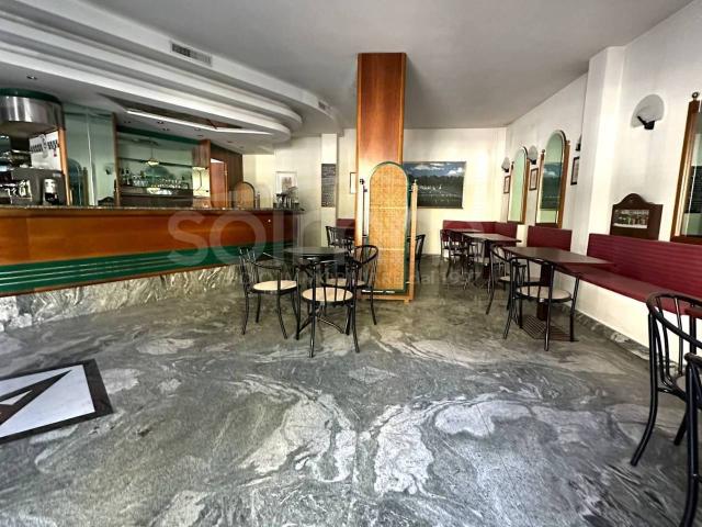 Locale Commerciale in vendita a Sant'Antonio, Quartu Sant'elena