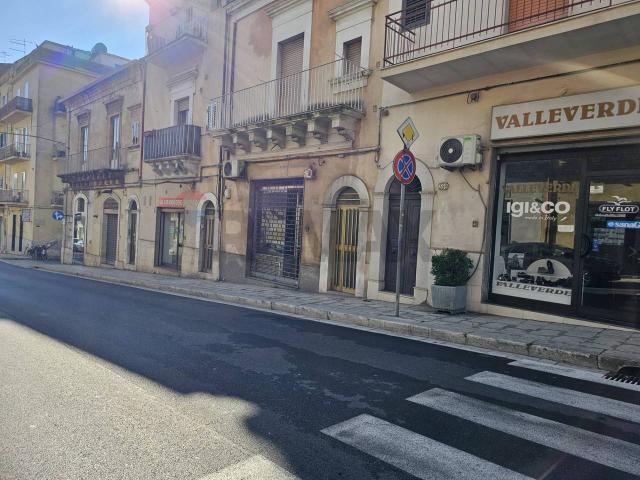 Locale Commerciale in vendita a Ragusa Ibla, Ragusa