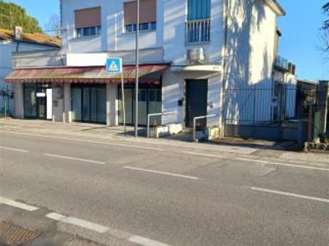 Locale Commerciale in vendita a San Biagio, Ravenna