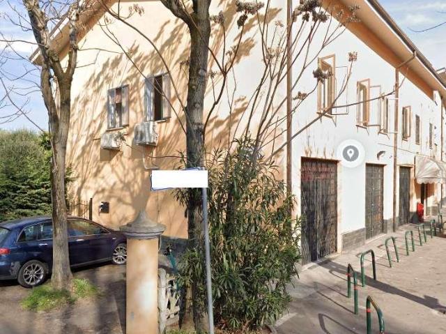 Locale Commerciale in vendita a Santa Croce, Re