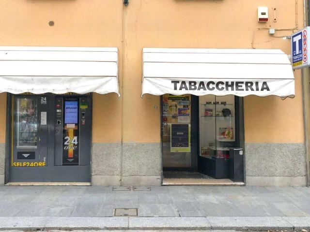 Locale Commerciale in vendita a Santo Stefano città, Re