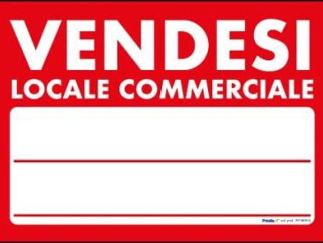 Locale Commerciale in vendita a San Pietro esterna, Re