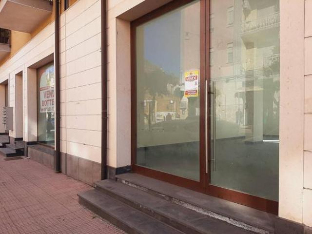Locale Commerciale in vendita a Riposto, Sicilia