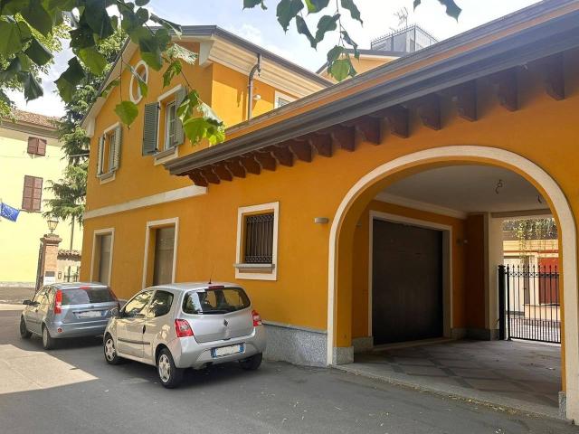 Locale Commerciale in vendita a Rivanazzano, Lombardia