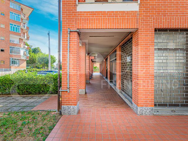 Locale Commerciale in vendita a Piemonte, Torino