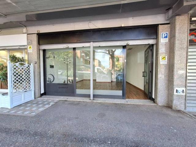 Locale Commerciale in vendita a Municipio Roma VII, Roma Capitale