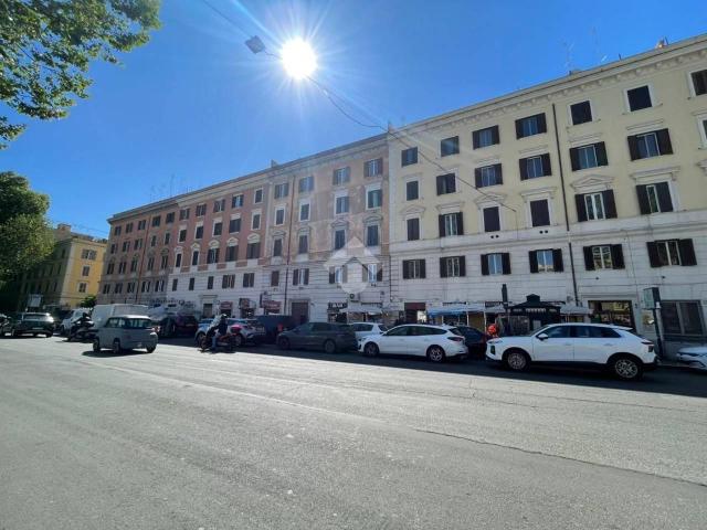 Locale Commerciale in vendita a Municipio Roma I, Roma Capitale