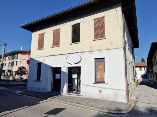 Locale Commerciale in vendita a Rovellasca, Lombardia