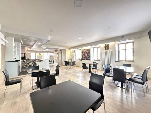 Locale Commerciale in vendita a Comunità Rotaliana-Königsberg, Roverè Della Luna