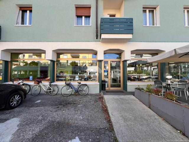 Locale Commerciale in vendita a Comunità della Vallagarina, Borgo Sacco