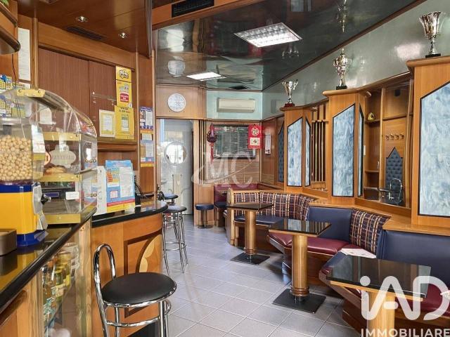 Locale Commerciale in vendita a Comunità della Vallagarina, Borgo Sacco