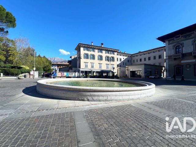 Locale Commerciale in vendita a Comunità della Vallagarina, Borgo Sacco