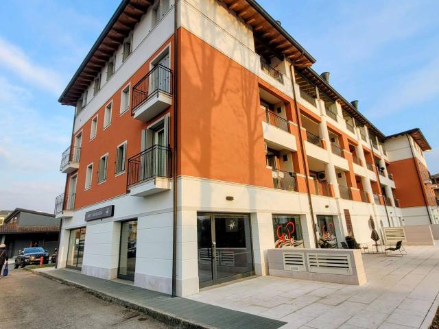 Locale Commerciale in vendita a San Michele, Sacile