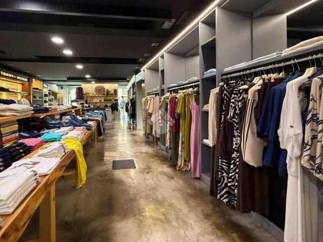 Locale Commerciale in vendita a Comunità Montana Parco Alto Garda bresciano, Salò