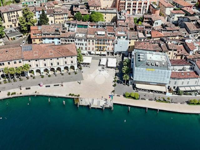 Locale Commerciale in vendita a Comunità Montana Parco Alto Garda bresciano, Salò