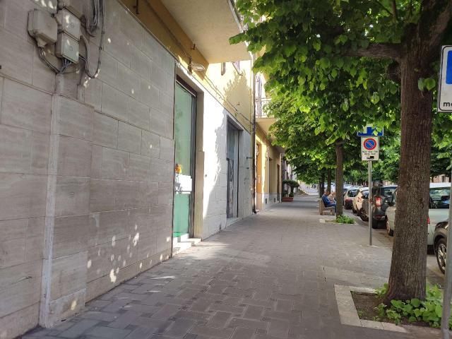 Locale Commerciale in vendita a San Cataldo, Sicilia