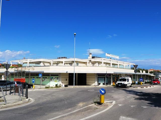 Locale Commerciale in vendita a San Clemente, Reggio Emilia