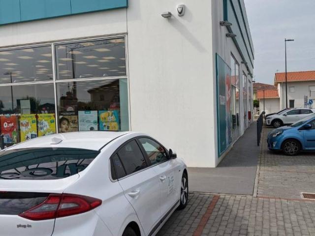 Locale Commerciale in vendita a Unione Comuni Modenesi Area Nord, San Felice Sul Panaro