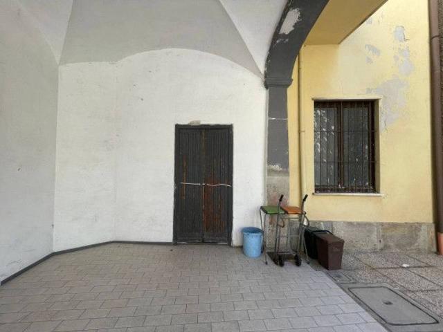 Locale Commerciale in vendita a San Giorgio Su Legnano, Lombardia