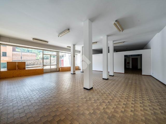 Locale Commerciale in vendita a San Giovanni Ilarione, Veneto